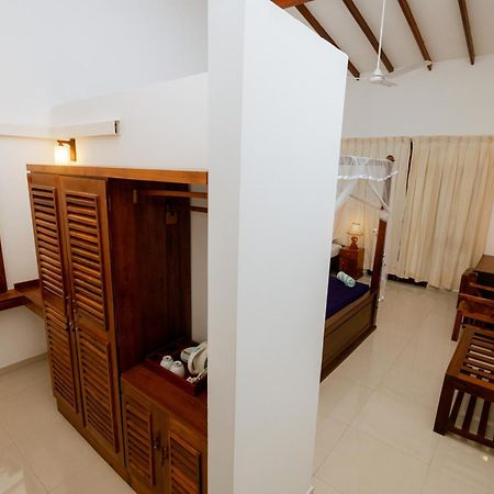 Prince Beach Hotel Bentota Eksteriør bilde