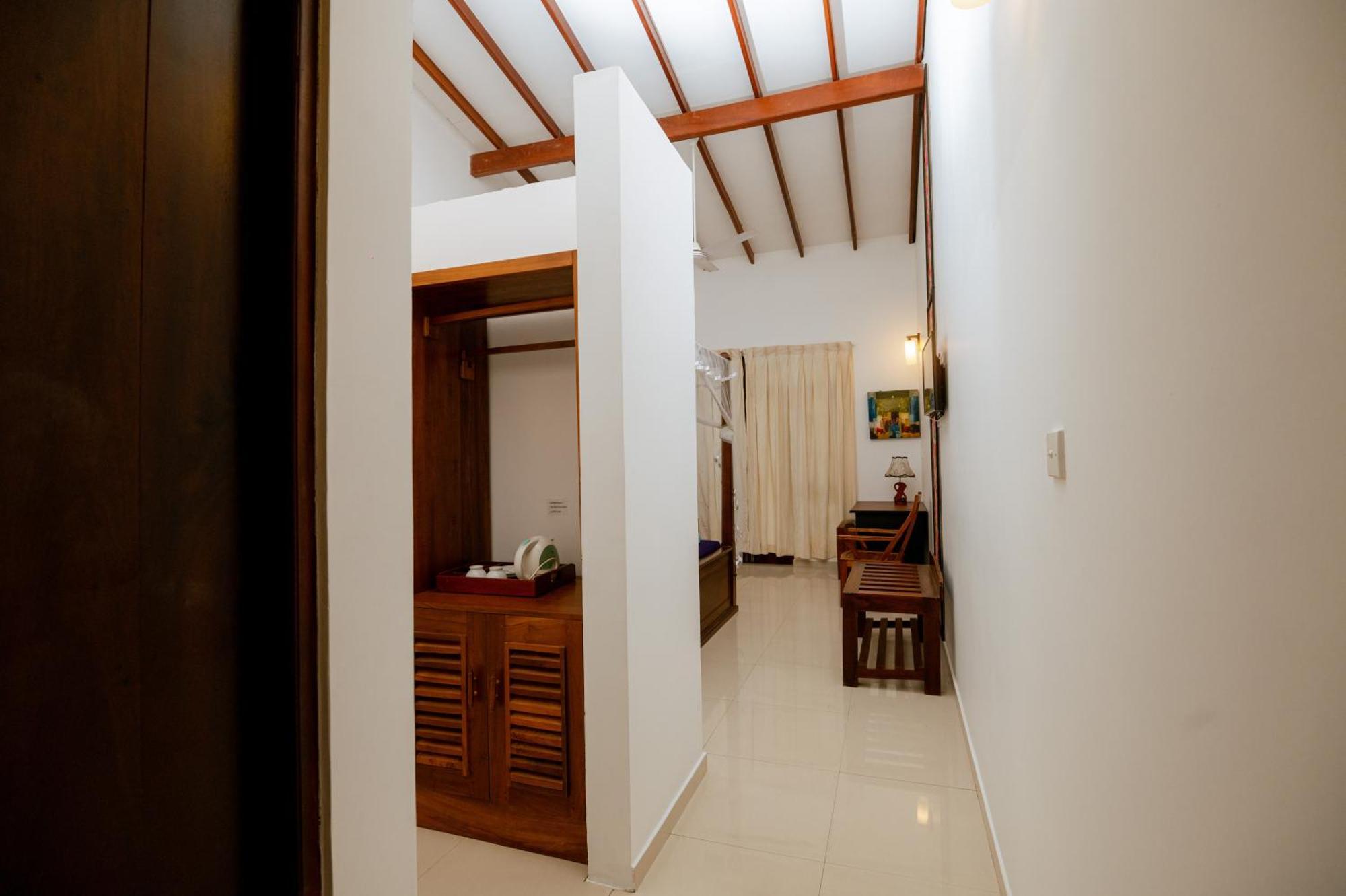 Prince Beach Hotel Bentota Eksteriør bilde