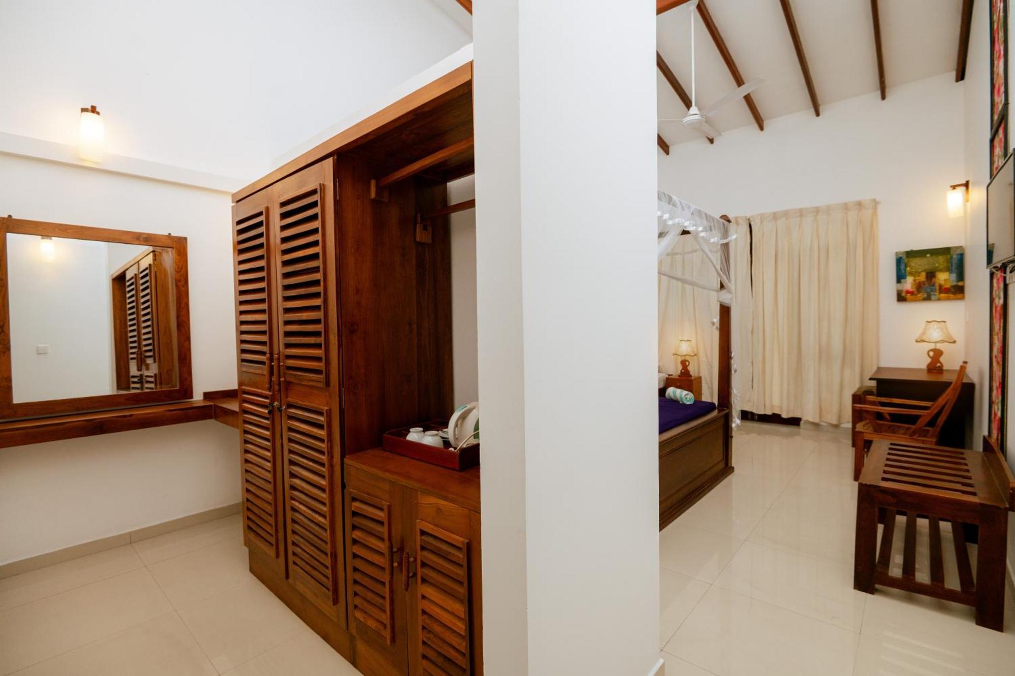 Prince Beach Hotel Bentota Eksteriør bilde