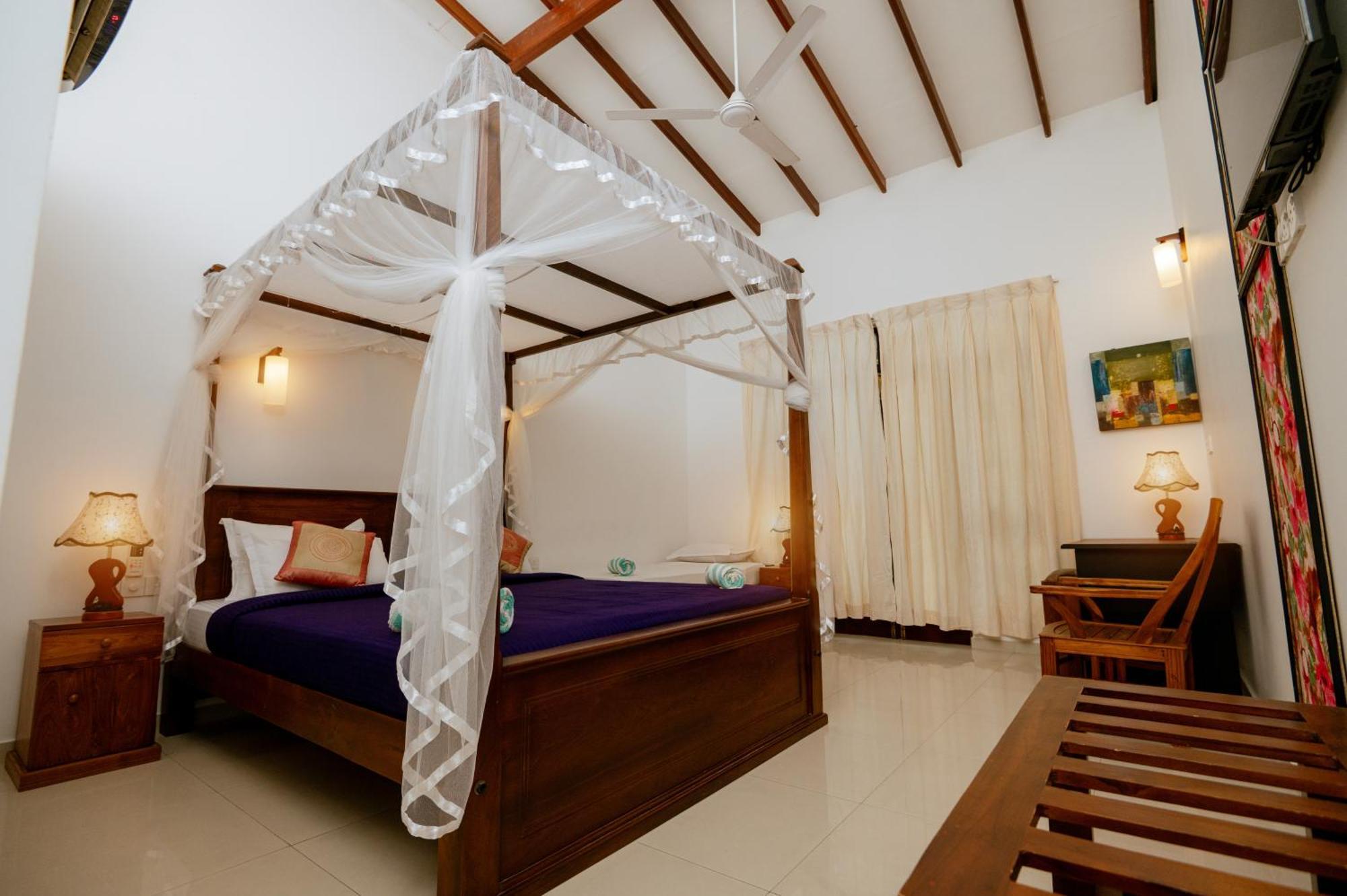 Prince Beach Hotel Bentota Eksteriør bilde