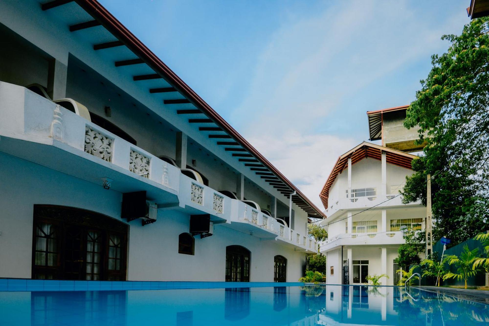 Prince Beach Hotel Bentota Eksteriør bilde