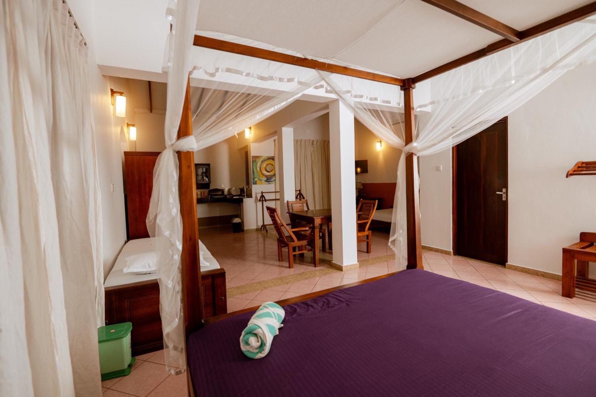 Prince Beach Hotel Bentota Eksteriør bilde