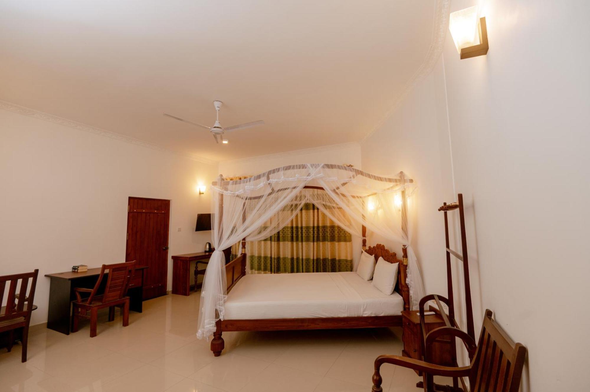 Prince Beach Hotel Bentota Eksteriør bilde