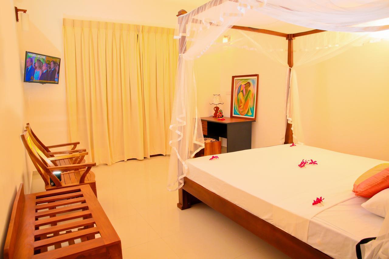 Prince Beach Hotel Bentota Eksteriør bilde