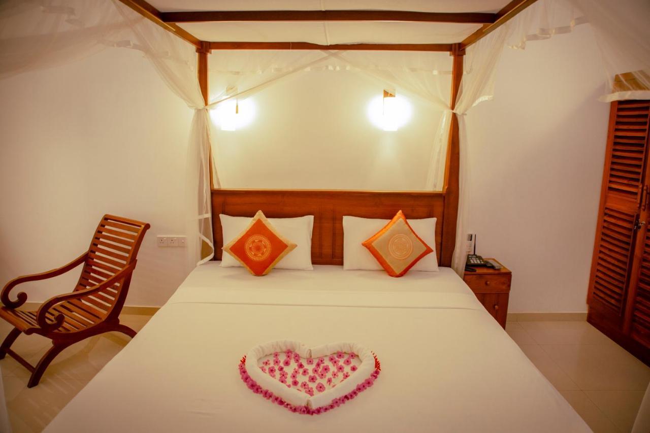 Prince Beach Hotel Bentota Eksteriør bilde