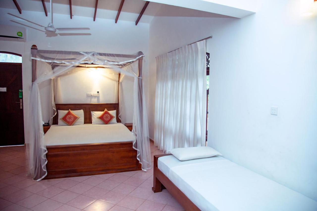 Prince Beach Hotel Bentota Eksteriør bilde