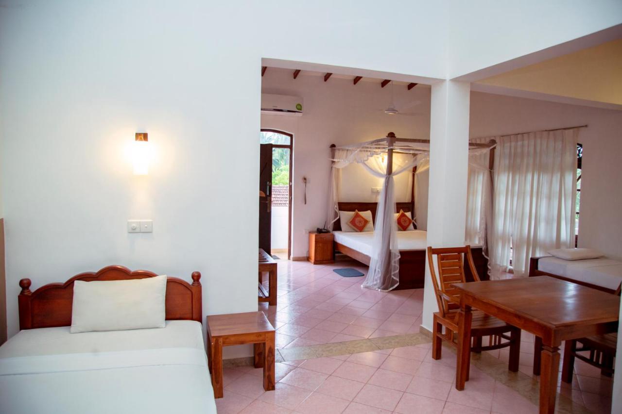 Prince Beach Hotel Bentota Eksteriør bilde