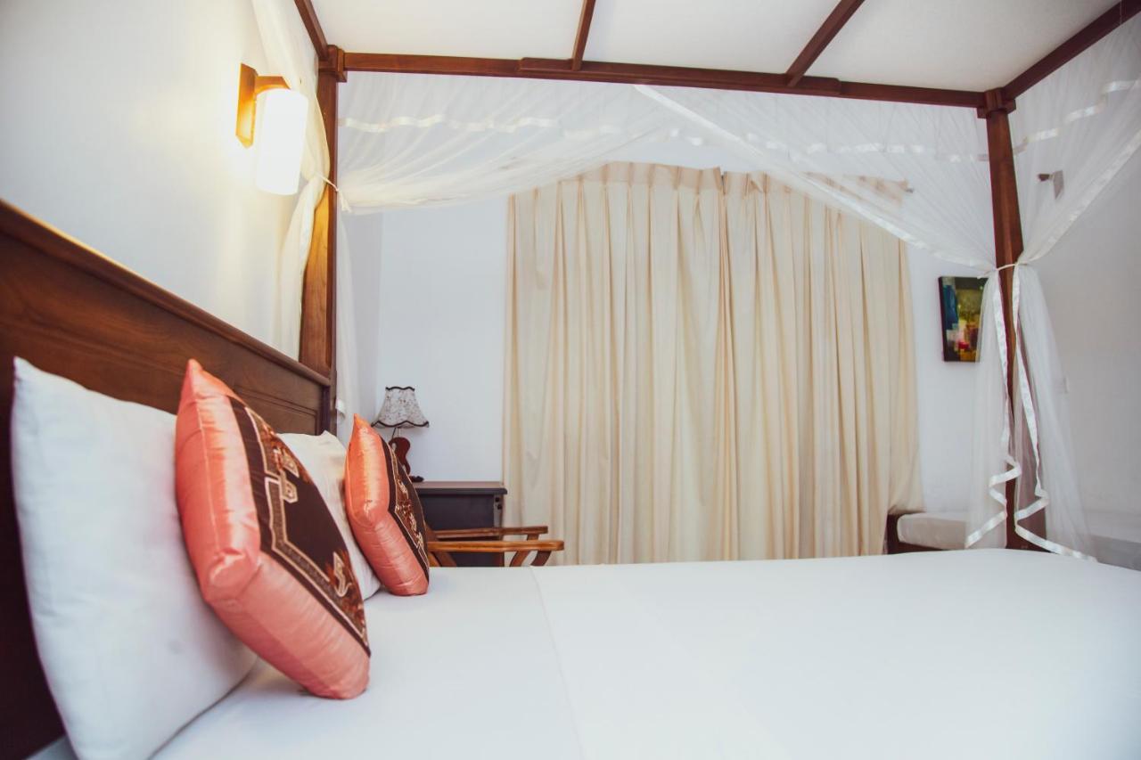 Prince Beach Hotel Bentota Eksteriør bilde