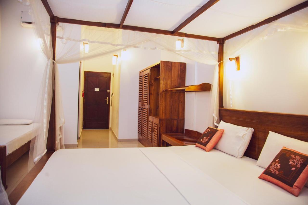 Prince Beach Hotel Bentota Eksteriør bilde
