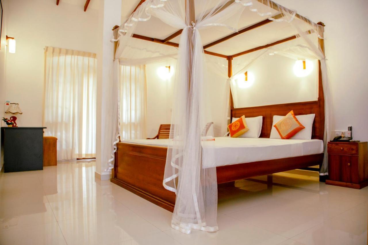 Prince Beach Hotel Bentota Eksteriør bilde